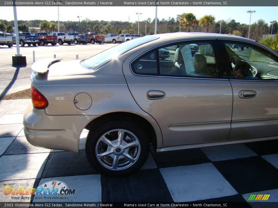 2003 Oldsmobile Alero GLS Sedan Sandstone Metallic / Neutral Photo #31