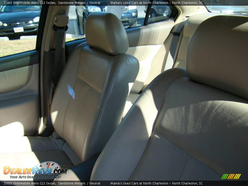 2003 Oldsmobile Alero GLS Sedan Sandstone Metallic / Neutral Photo #34