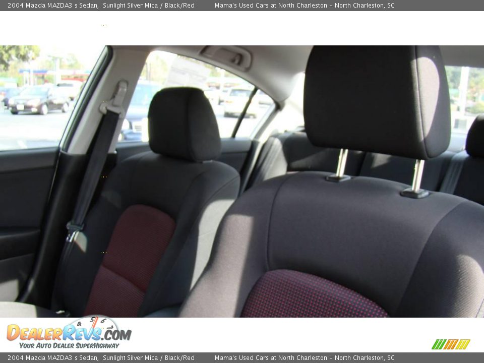 2004 Mazda MAZDA3 s Sedan Sunlight Silver Mica / Black/Red Photo #32