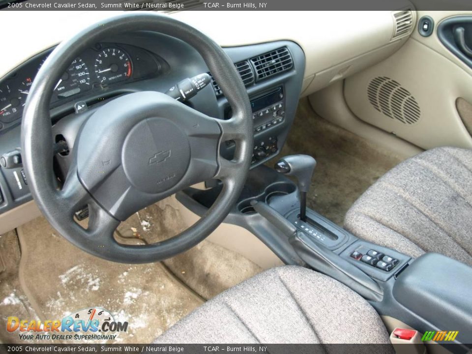 2005 Chevrolet Cavalier Sedan Summit White / Neutral Beige Photo #8