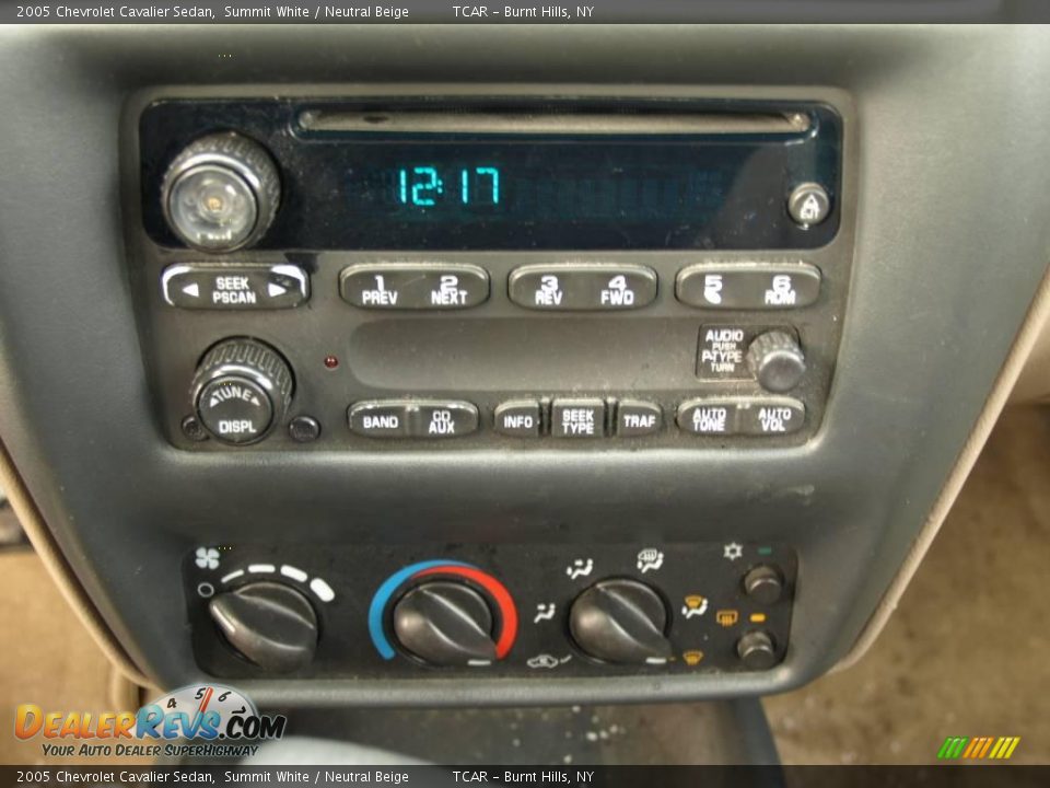 2005 Chevrolet Cavalier Sedan Summit White / Neutral Beige Photo #11