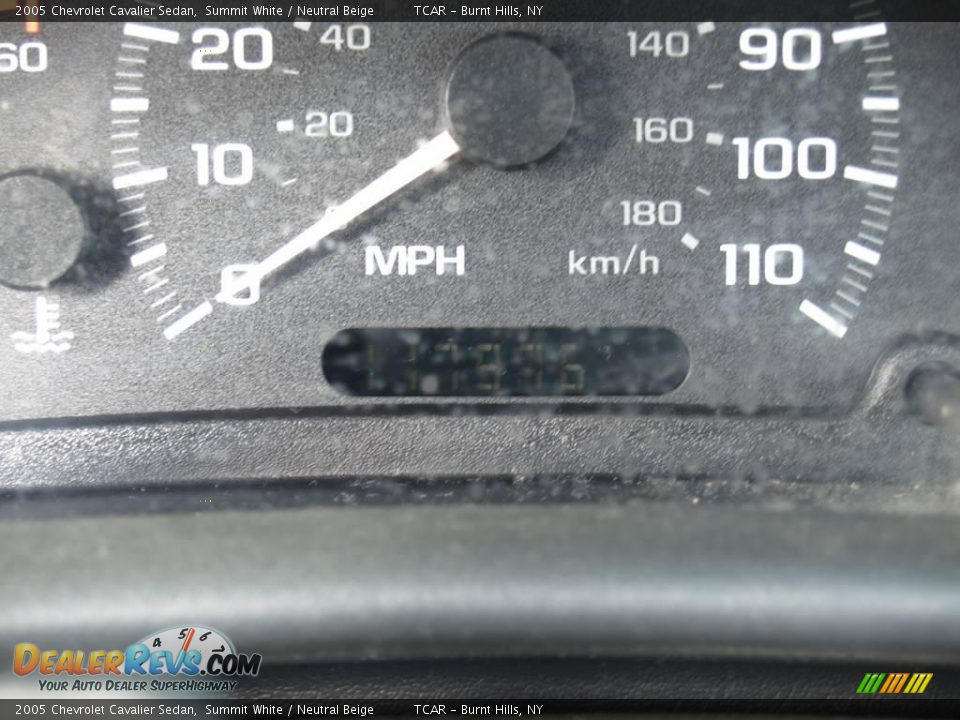 2005 Chevrolet Cavalier Sedan Summit White / Neutral Beige Photo #12