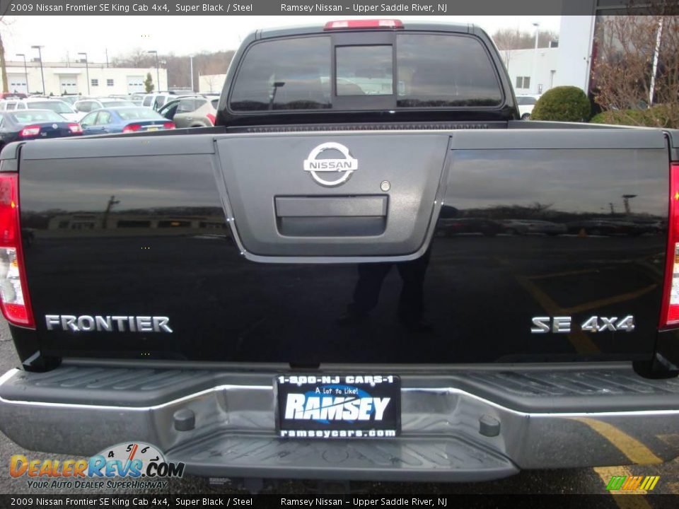 2009 Nissan Frontier SE King Cab 4x4 Super Black / Steel Photo #19