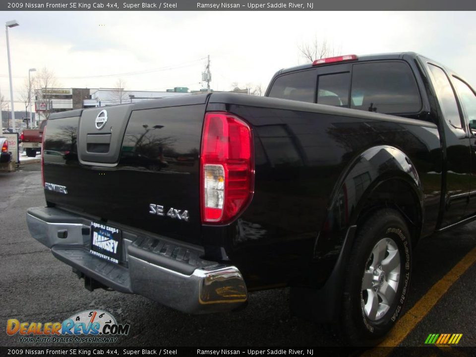2009 Nissan Frontier SE King Cab 4x4 Super Black / Steel Photo #20