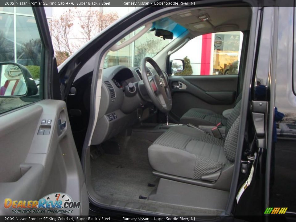 2009 Nissan Frontier SE King Cab 4x4 Super Black / Steel Photo #30