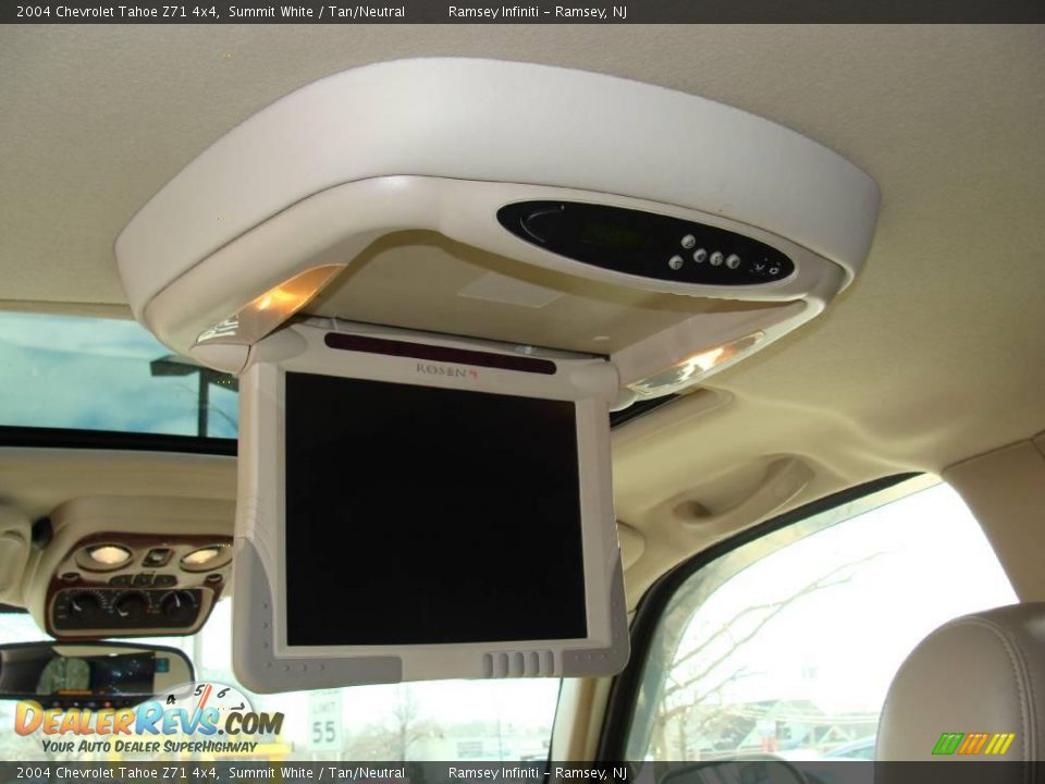 2004 Chevrolet Tahoe Z71 4x4 Summit White / Tan/Neutral Photo #8