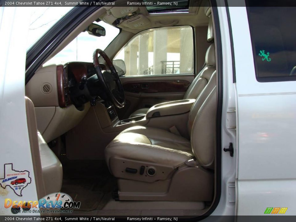 2004 Chevrolet Tahoe Z71 4x4 Summit White / Tan/Neutral Photo #9