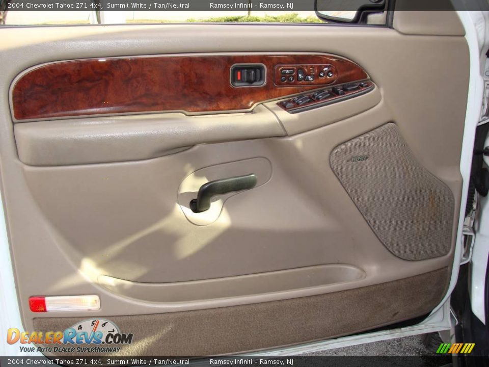 2004 Chevrolet Tahoe Z71 4x4 Summit White / Tan/Neutral Photo #10