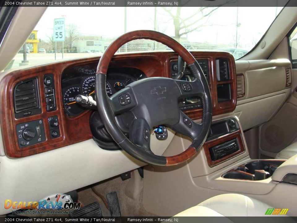 2004 Chevrolet Tahoe Z71 4x4 Summit White / Tan/Neutral Photo #12