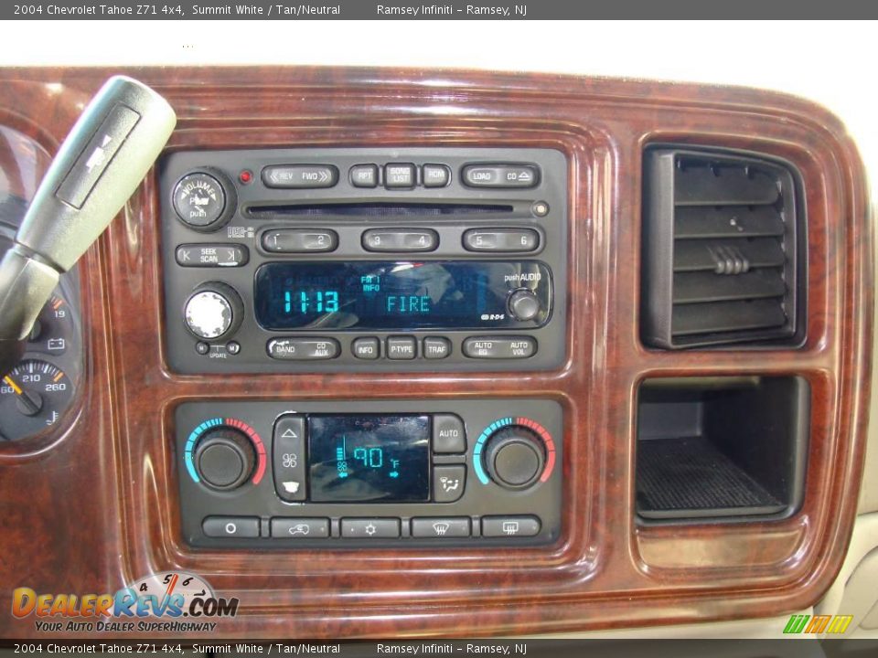 2004 Chevrolet Tahoe Z71 4x4 Summit White / Tan/Neutral Photo #13