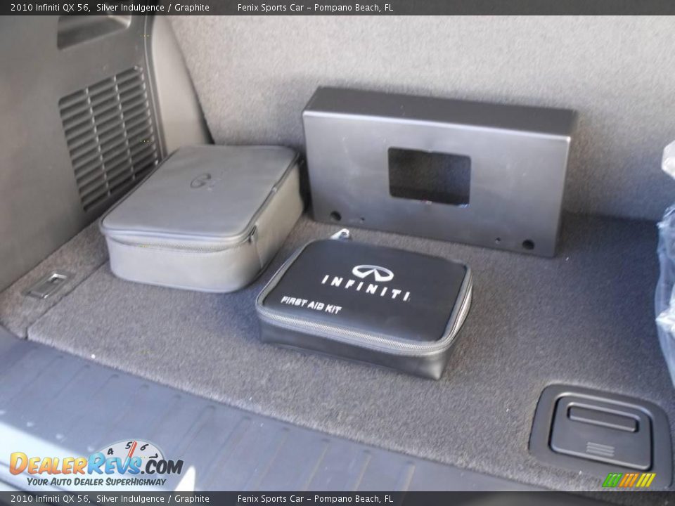 2010 Infiniti QX 56 Silver Indulgence / Graphite Photo #18