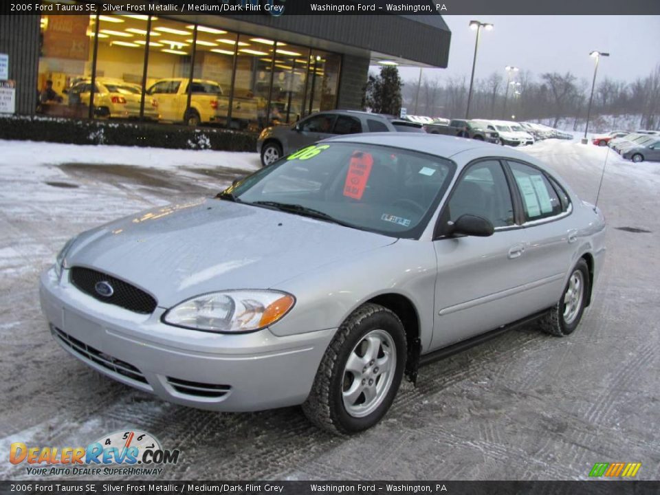 2006 Ford Taurus SE Silver Frost Metallic / Medium/Dark Flint Grey Photo #2