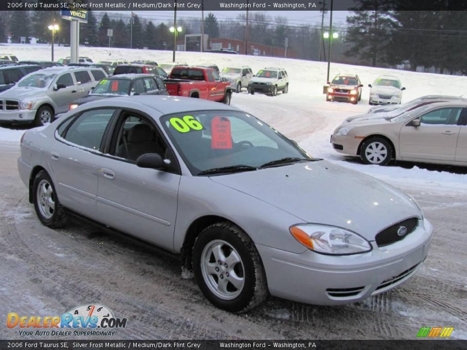 2006 Ford Taurus SE Silver Frost Metallic / Medium/Dark Flint Grey Photo #4
