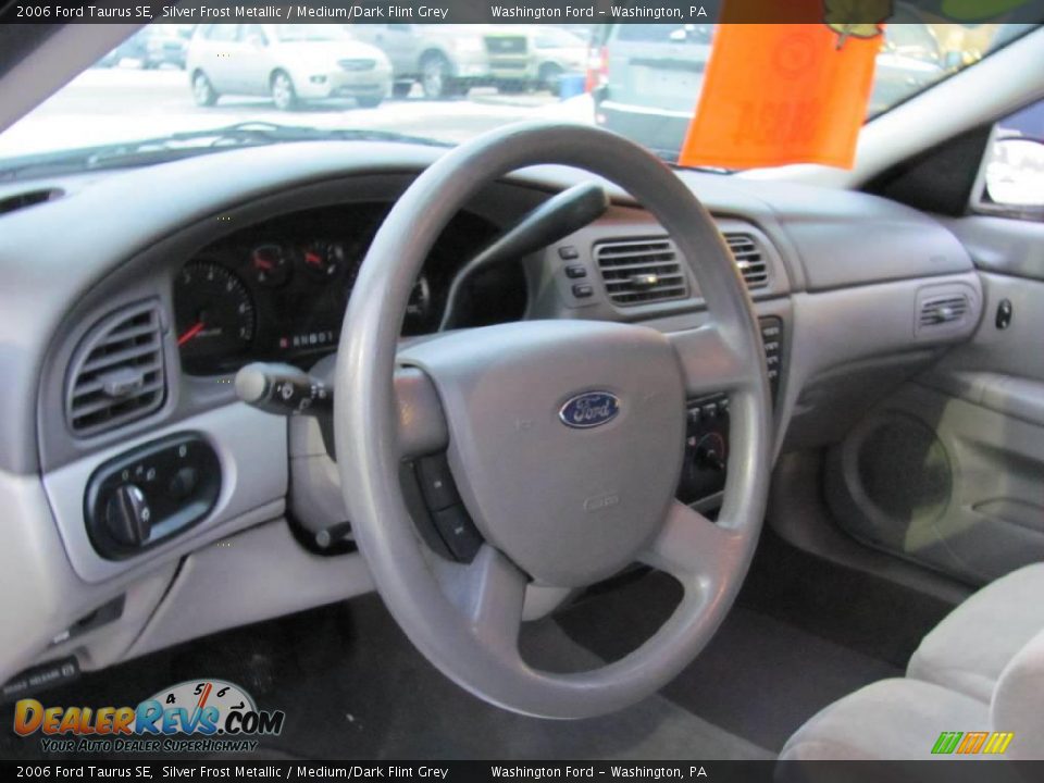 2006 Ford Taurus SE Silver Frost Metallic / Medium/Dark Flint Grey Photo #8