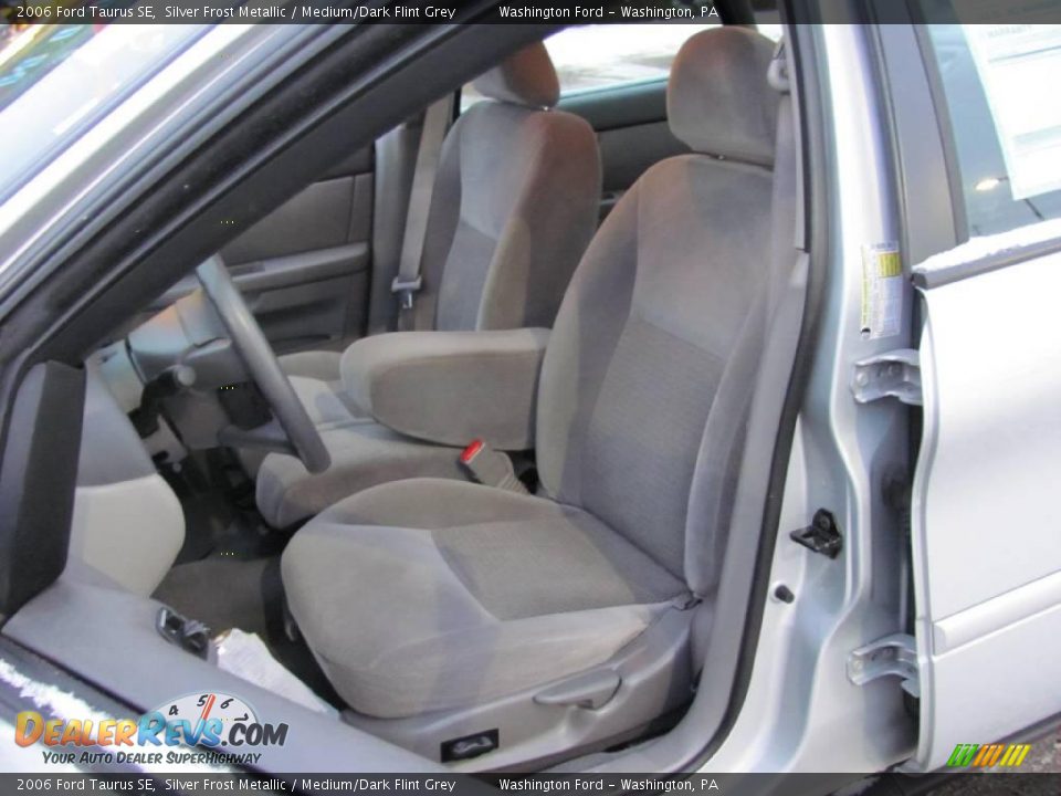 2006 Ford Taurus SE Silver Frost Metallic / Medium/Dark Flint Grey Photo #9