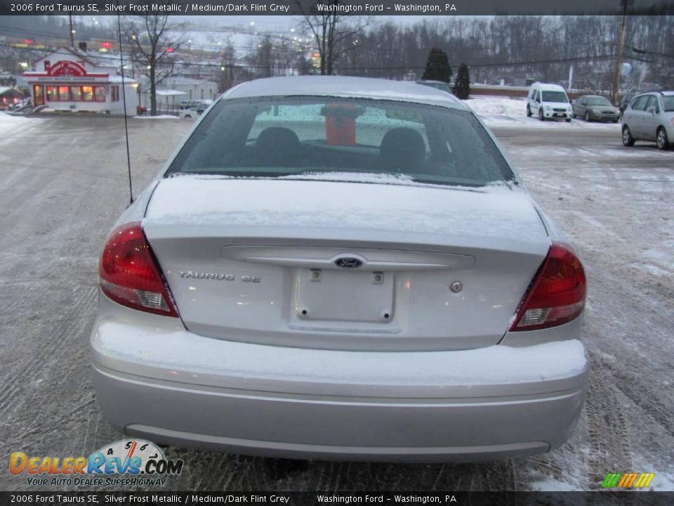 2006 Ford Taurus SE Silver Frost Metallic / Medium/Dark Flint Grey Photo #11