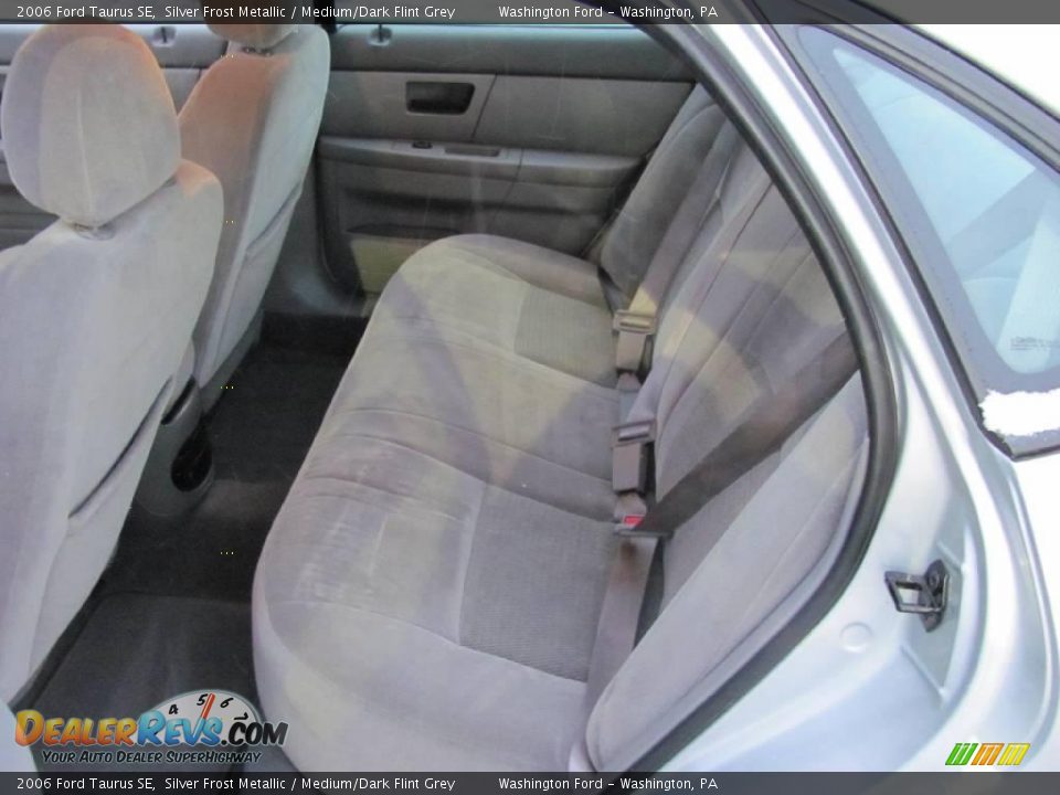 2006 Ford Taurus SE Silver Frost Metallic / Medium/Dark Flint Grey Photo #13