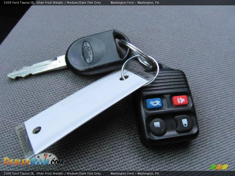 2006 Ford Taurus SE Silver Frost Metallic / Medium/Dark Flint Grey Photo #18