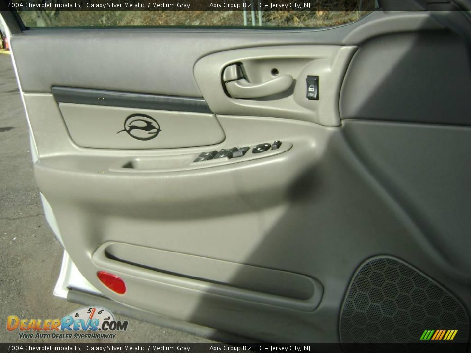 2004 Chevrolet Impala LS Galaxy Silver Metallic / Medium Gray Photo #15