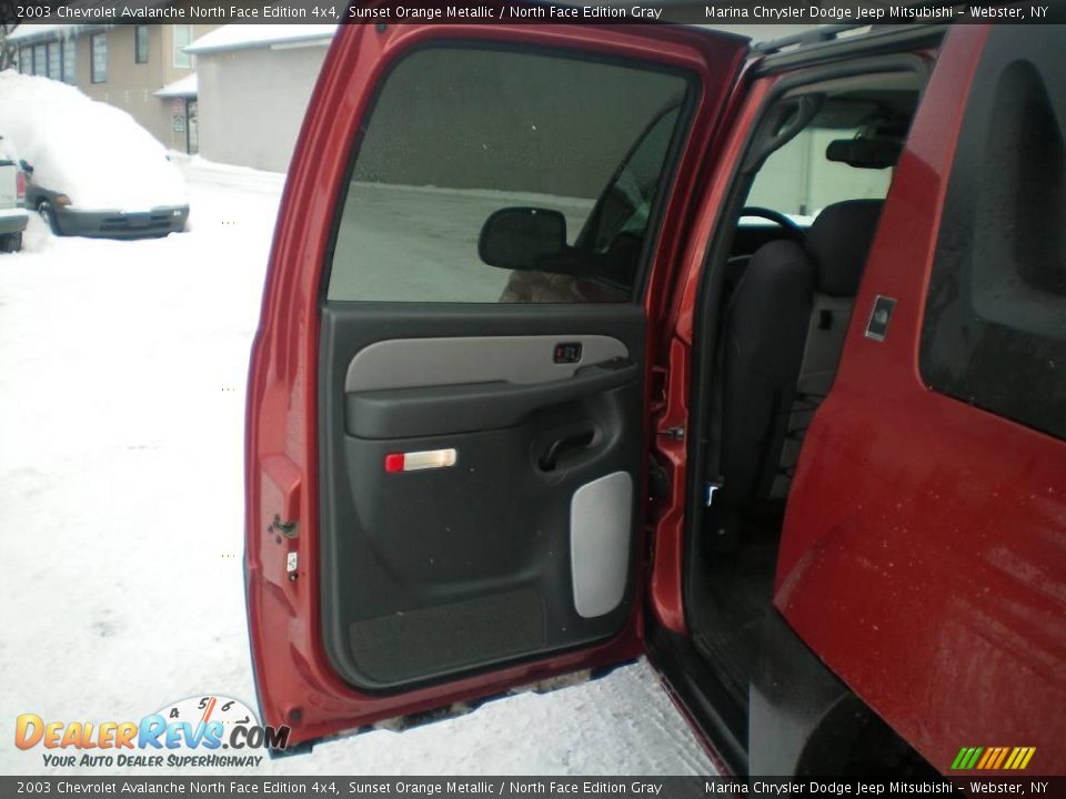 2003 Chevrolet Avalanche North Face Edition 4x4 Sunset Orange Metallic / North Face Edition Gray Photo #11