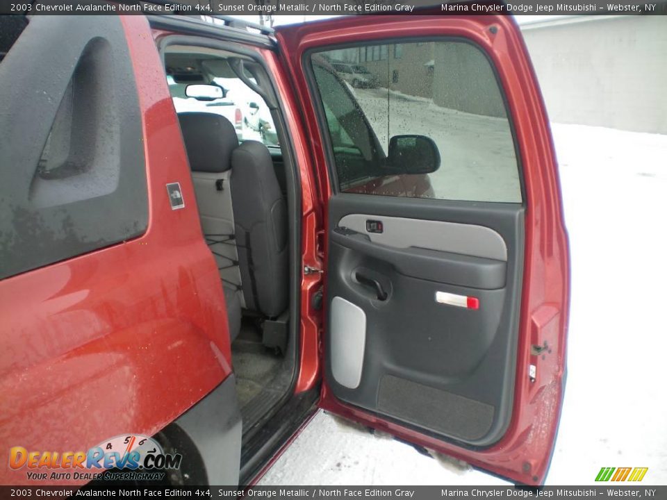 2003 Chevrolet Avalanche North Face Edition 4x4 Sunset Orange Metallic / North Face Edition Gray Photo #13