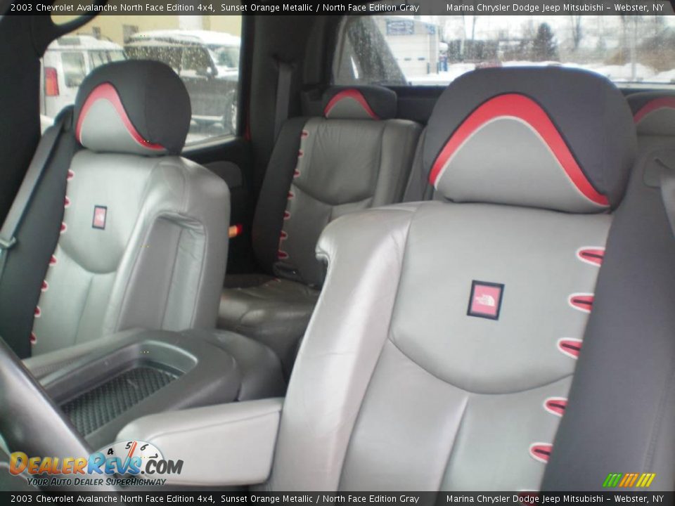 2003 Chevrolet Avalanche North Face Edition 4x4 Sunset Orange Metallic / North Face Edition Gray Photo #17