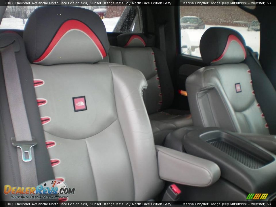 2003 Chevrolet Avalanche North Face Edition 4x4 Sunset Orange Metallic / North Face Edition Gray Photo #18