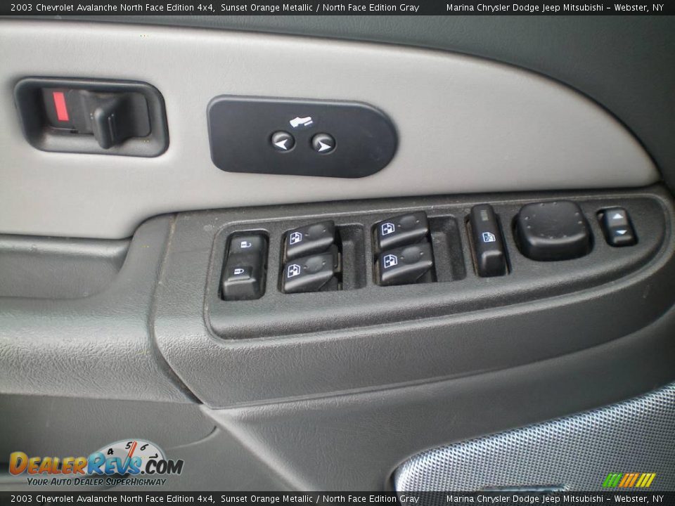 2003 Chevrolet Avalanche North Face Edition 4x4 Sunset Orange Metallic / North Face Edition Gray Photo #20