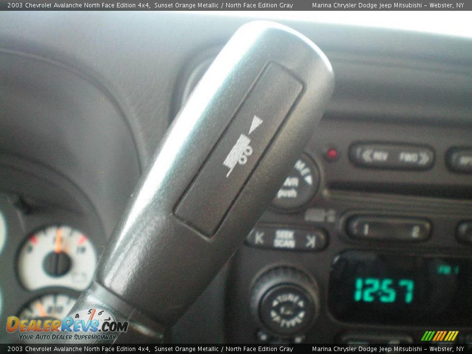 2003 Chevrolet Avalanche North Face Edition 4x4 Sunset Orange Metallic / North Face Edition Gray Photo #22