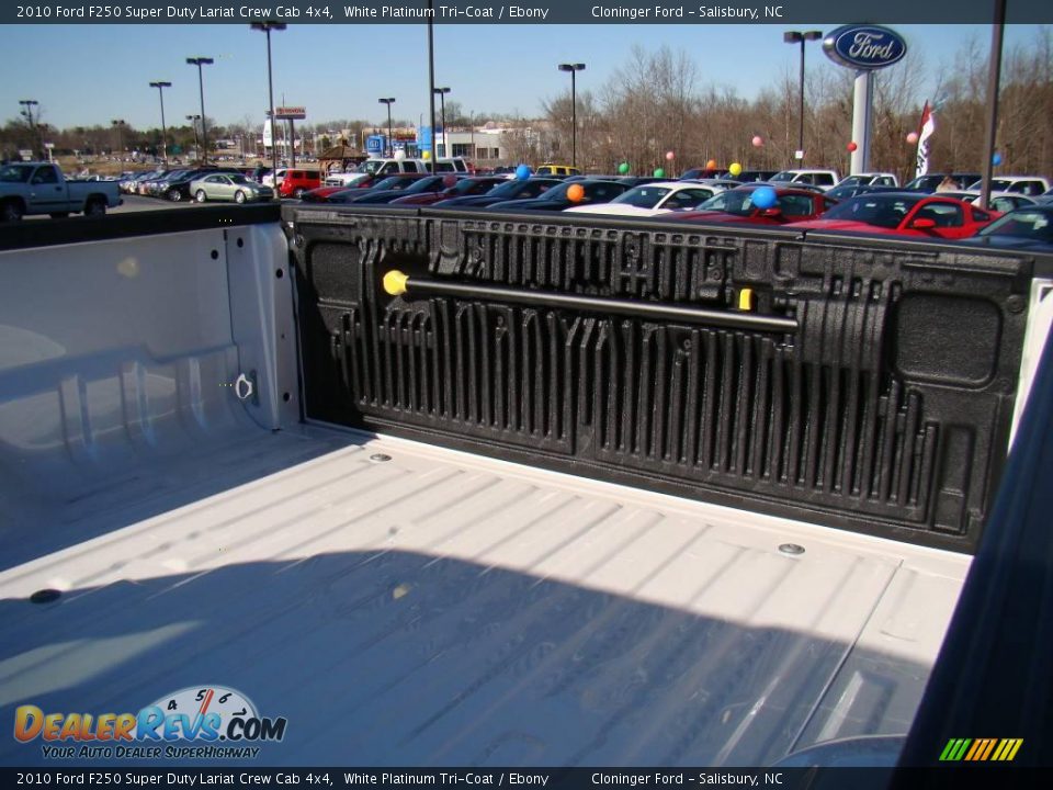 2010 Ford F250 Super Duty Lariat Crew Cab 4x4 White Platinum Tri-Coat / Ebony Photo #13