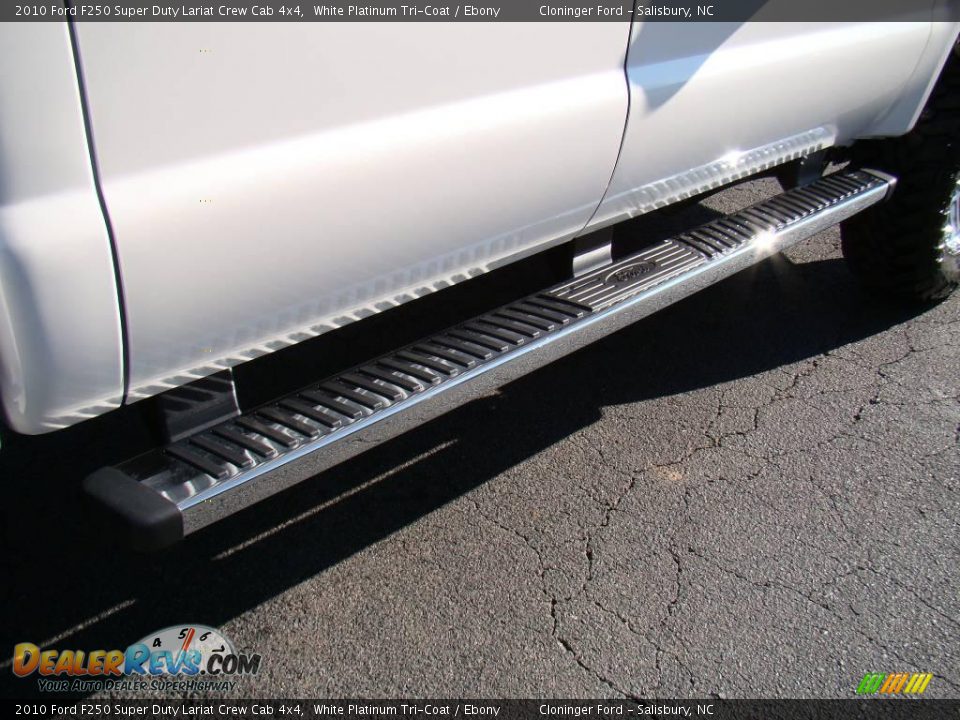 2010 Ford F250 Super Duty Lariat Crew Cab 4x4 White Platinum Tri-Coat / Ebony Photo #17