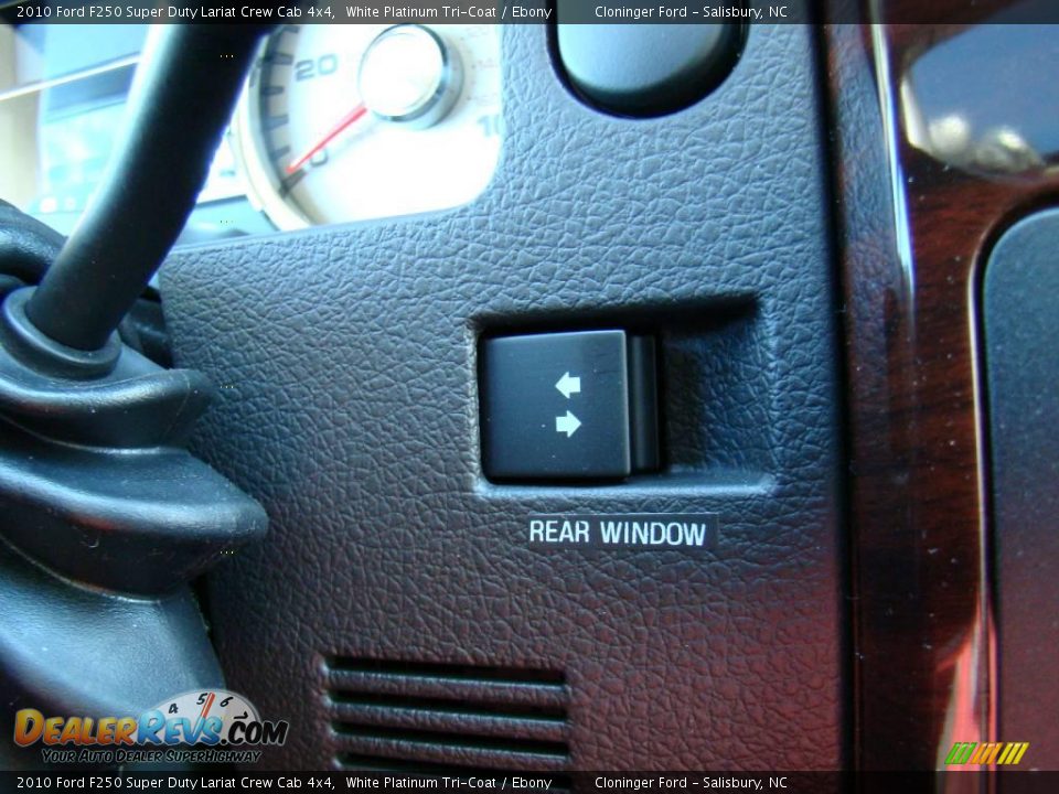 2010 Ford F250 Super Duty Lariat Crew Cab 4x4 White Platinum Tri-Coat / Ebony Photo #35