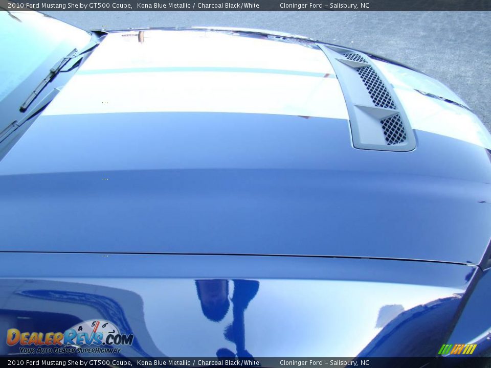 2010 Ford Mustang Shelby GT500 Coupe Kona Blue Metallic / Charcoal Black/White Photo #11
