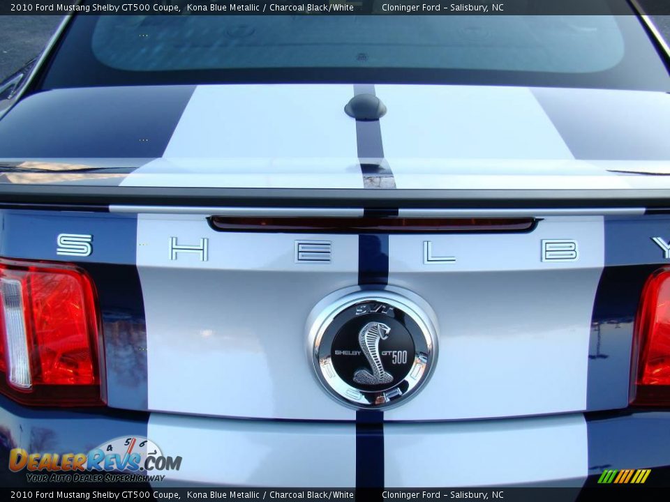 2010 Ford Mustang Shelby GT500 Coupe Kona Blue Metallic / Charcoal Black/White Photo #12