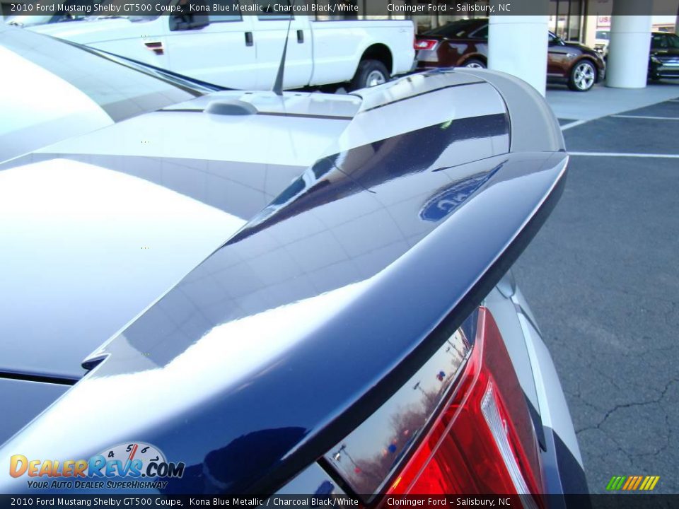 2010 Ford Mustang Shelby GT500 Coupe Kona Blue Metallic / Charcoal Black/White Photo #17
