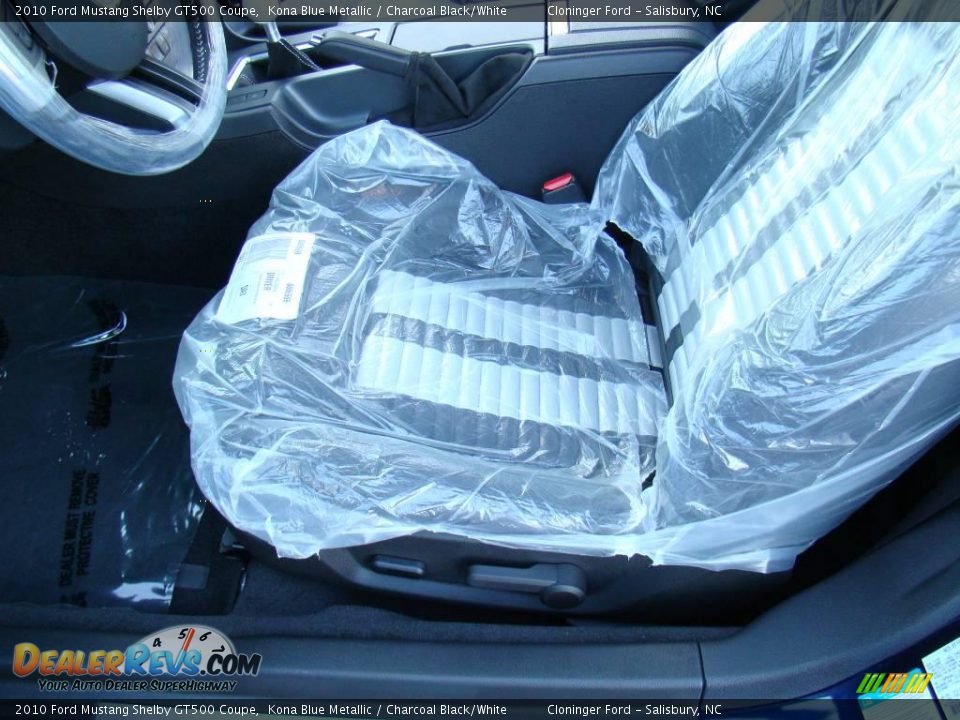 2010 Ford Mustang Shelby GT500 Coupe Kona Blue Metallic / Charcoal Black/White Photo #19