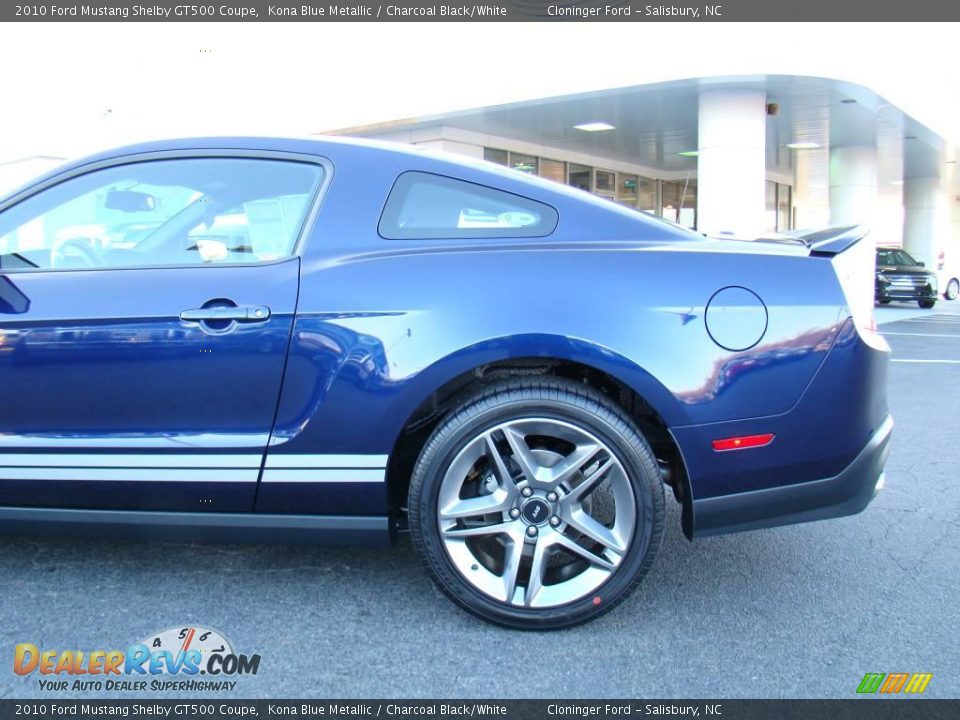 2010 Ford Mustang Shelby GT500 Coupe Kona Blue Metallic / Charcoal Black/White Photo #32