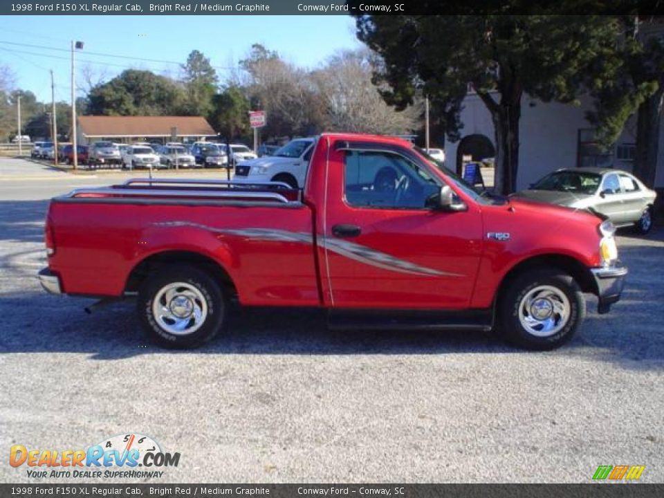 1998 Ford F150 XL Regular Cab Bright Red / Medium Graphite Photo #4
