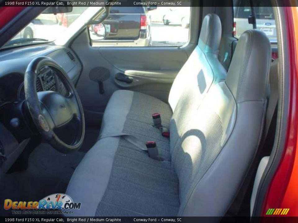 1998 Ford F150 XL Regular Cab Bright Red / Medium Graphite Photo #20