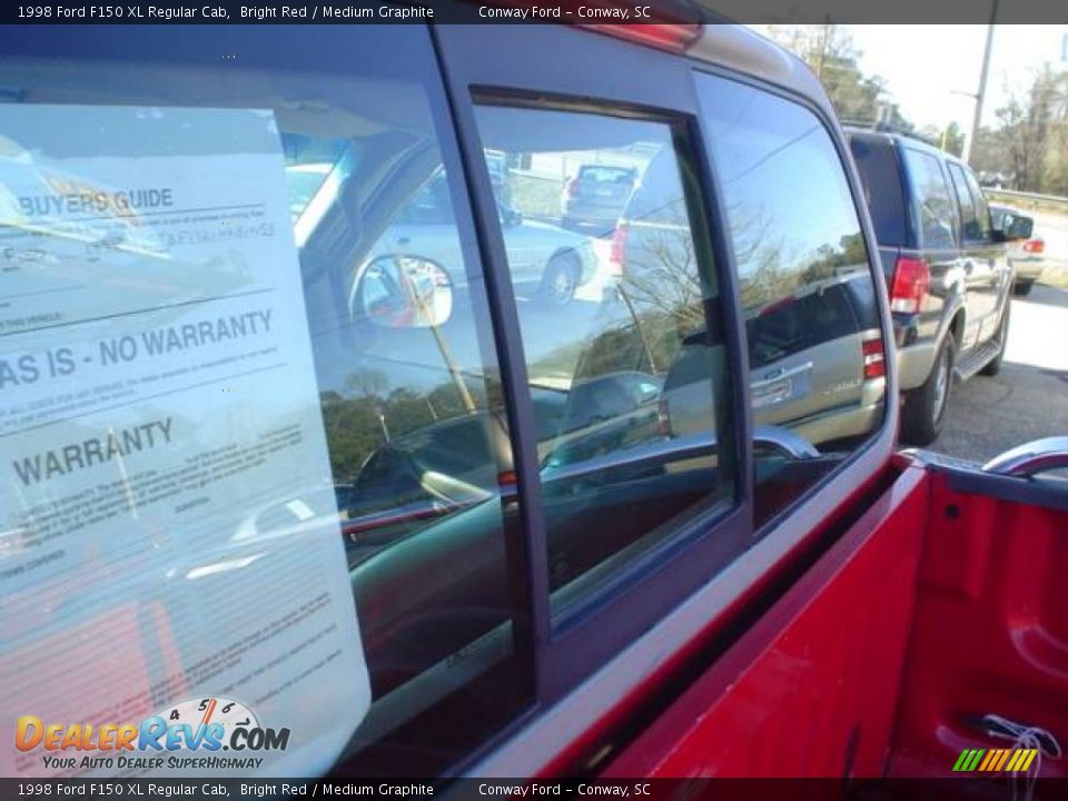1998 Ford F150 XL Regular Cab Bright Red / Medium Graphite Photo #22