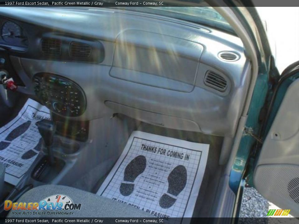 1997 Ford Escort Sedan Pacific Green Metallic / Gray Photo #17