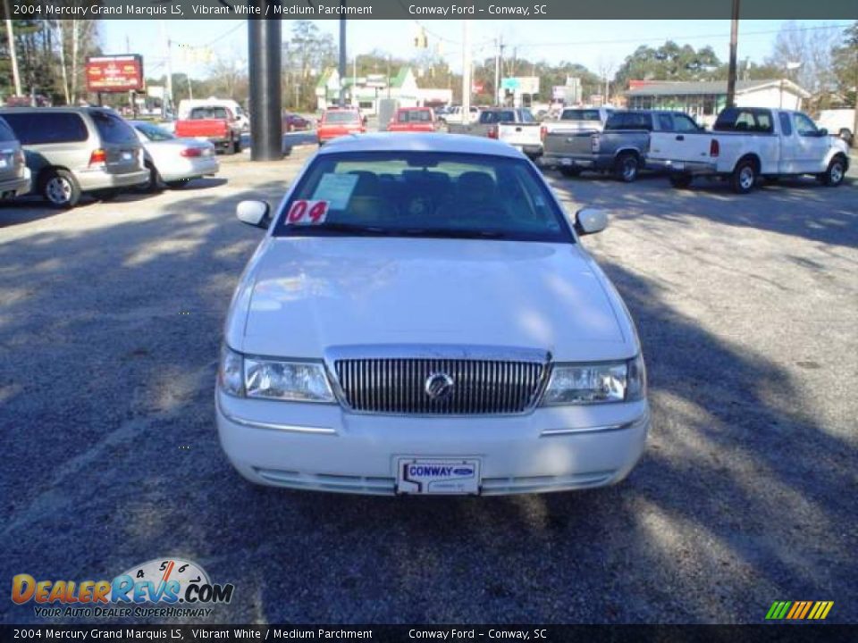 2004 Mercury Grand Marquis LS Vibrant White / Medium Parchment Photo #2