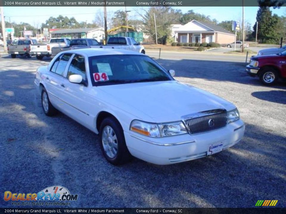 2004 Mercury Grand Marquis LS Vibrant White / Medium Parchment Photo #3