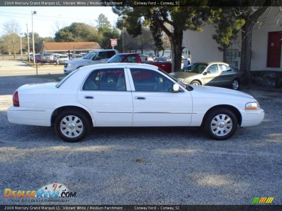 2004 Mercury Grand Marquis LS Vibrant White / Medium Parchment Photo #4