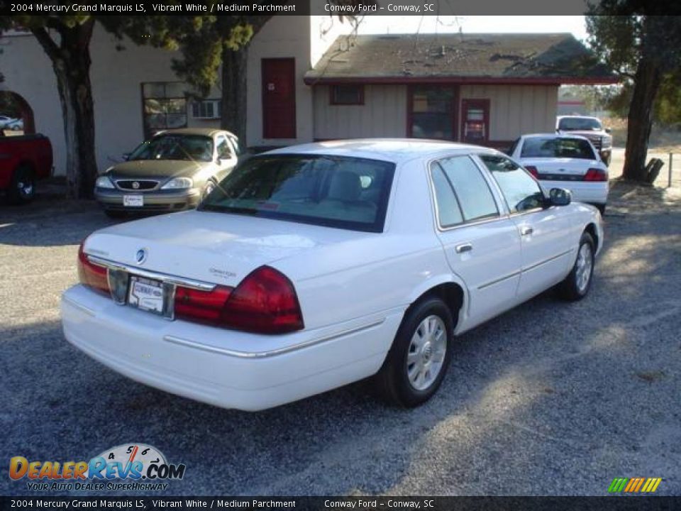 2004 Mercury Grand Marquis LS Vibrant White / Medium Parchment Photo #5