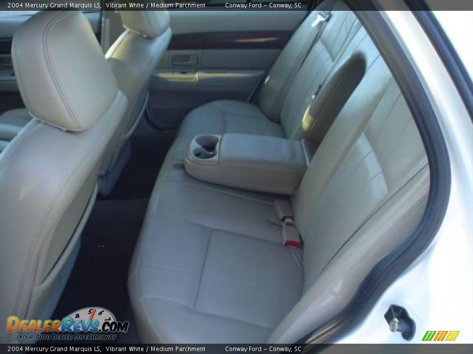 2004 Mercury Grand Marquis LS Vibrant White / Medium Parchment Photo #20