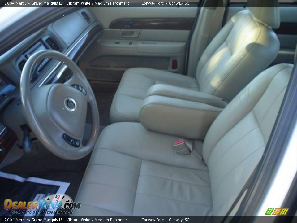 2004 Mercury Grand Marquis LS Vibrant White / Medium Parchment Photo #21
