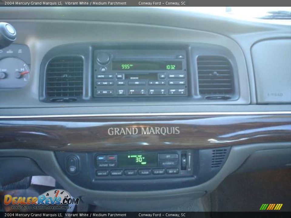 2004 Mercury Grand Marquis LS Vibrant White / Medium Parchment Photo #24
