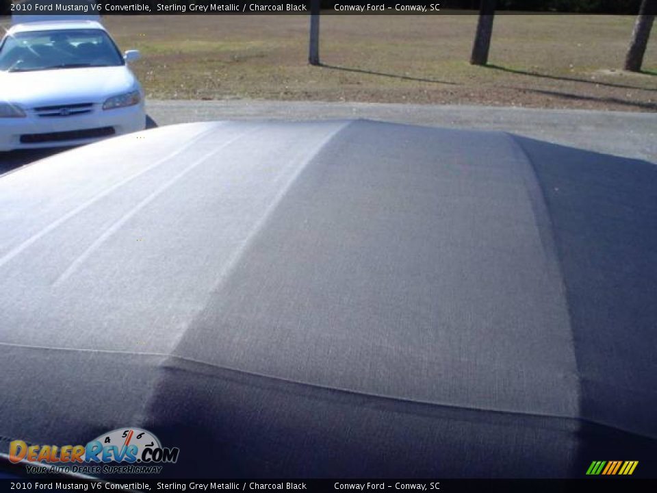 2010 Ford Mustang V6 Convertible Sterling Grey Metallic / Charcoal Black Photo #10