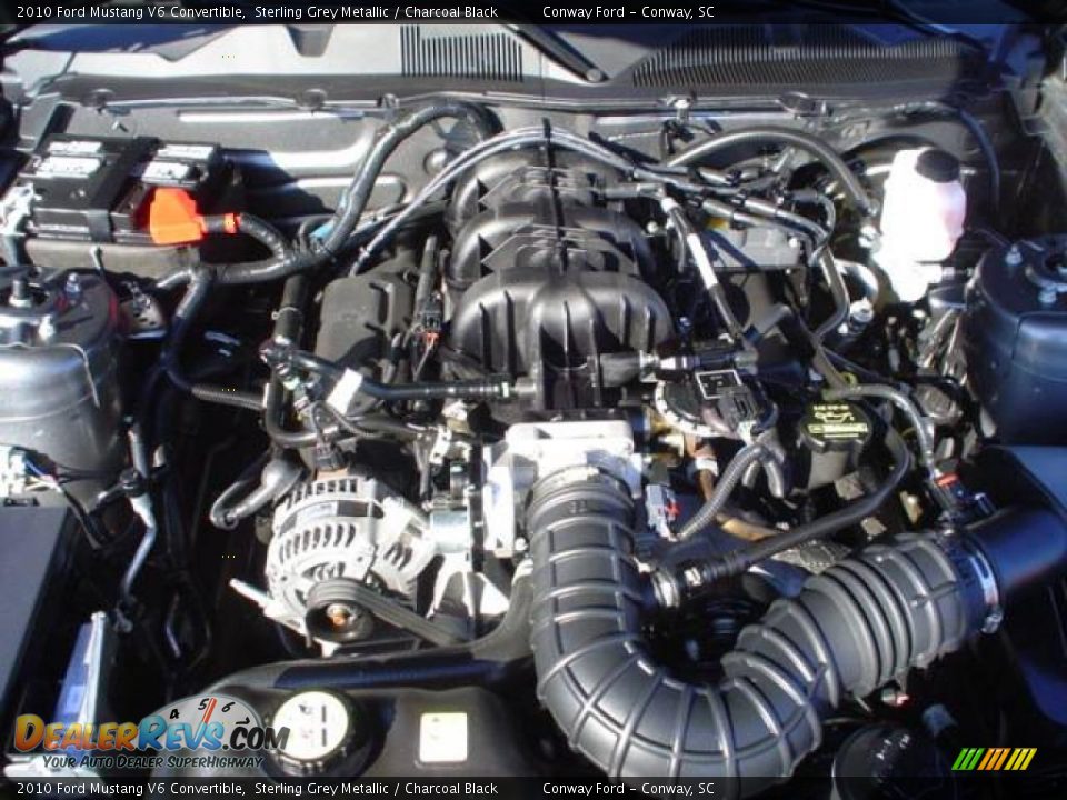 2010 Ford Mustang V6 Convertible Sterling Grey Metallic / Charcoal Black Photo #12